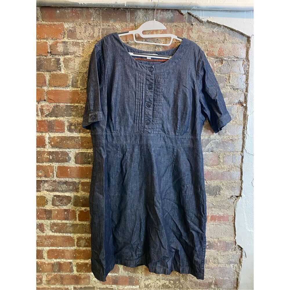 Boden • Denim Knee Length Elbow Sleeve Scoop Neck Faux Button Dress  Ladies Size